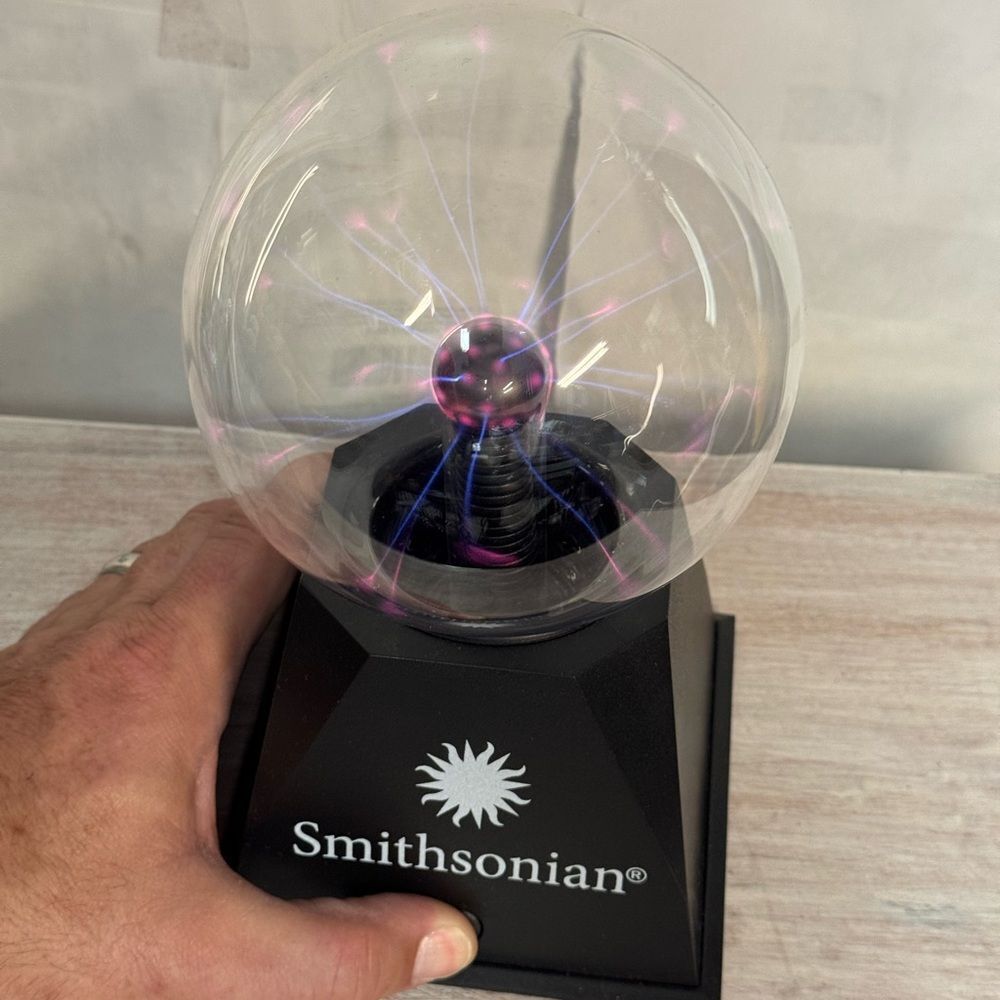 Smithsonian Plasma Ball - Black new